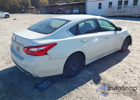 2017 Nissan Altima 2.5 S z USA, uszkodzony, nr VIN 1N4AL3AP2HN364093